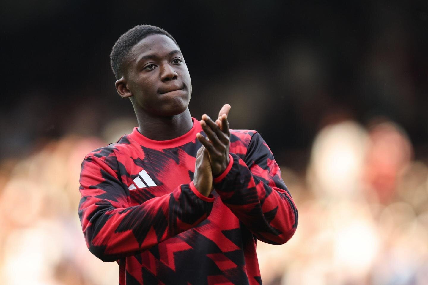 www_thesun_co_uk kobbie mainoo manchester united applauds 1018231982 (1).jpg