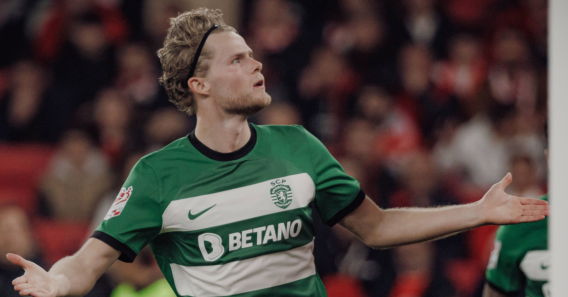 Tin tức về chuyển nhượng 26/8: MU ký Hjulmand, Chelsea lấy Mainoo