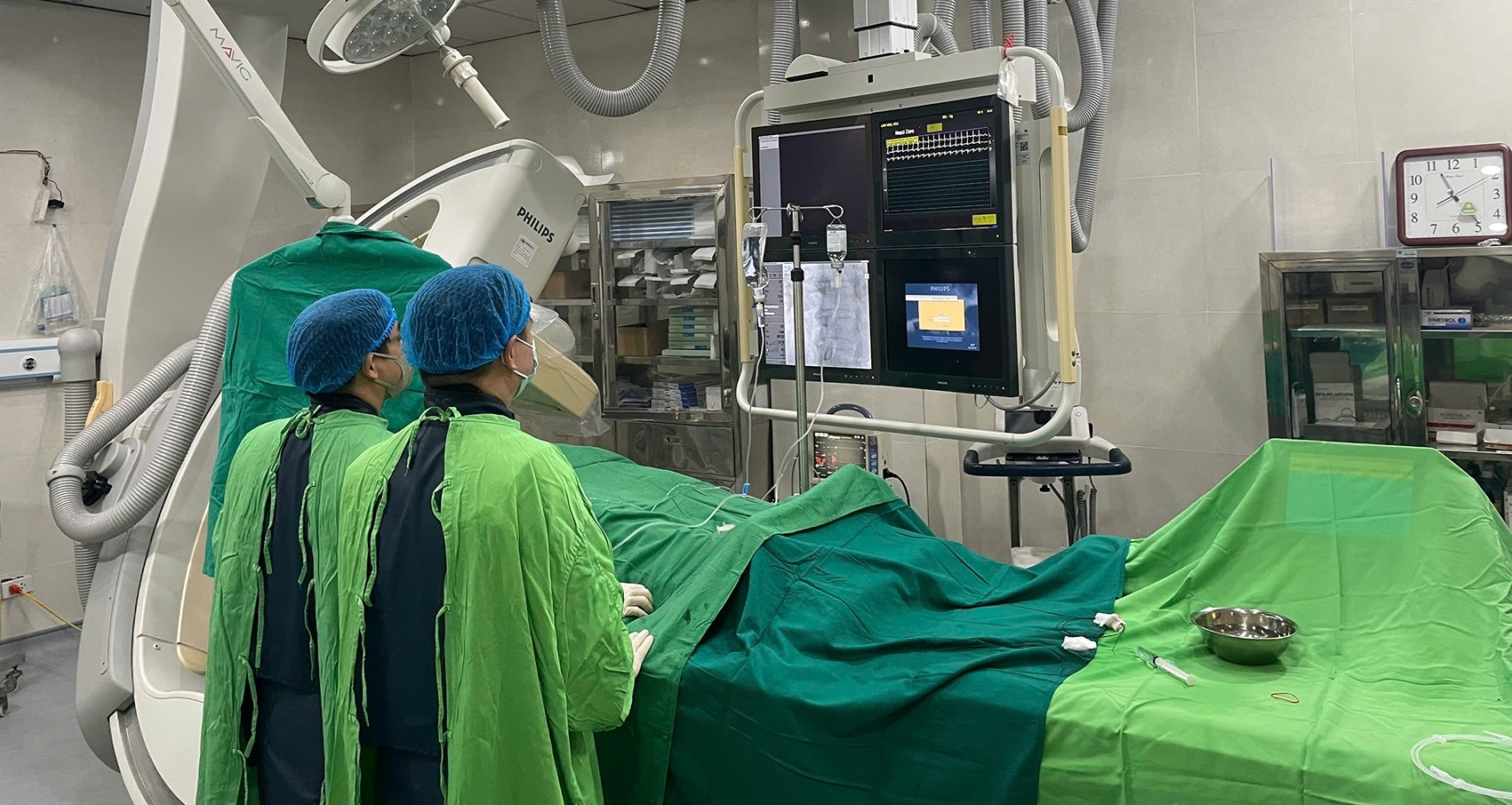 Cấp cứu người đàn ông sau chơi thể thao, ngừng tim 5 lần