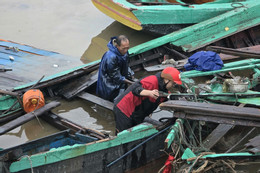 Câu nói cay đắng của người đàn ông Hà Tĩnh khi nhìn khối tài sản bị bão 'vò nát'