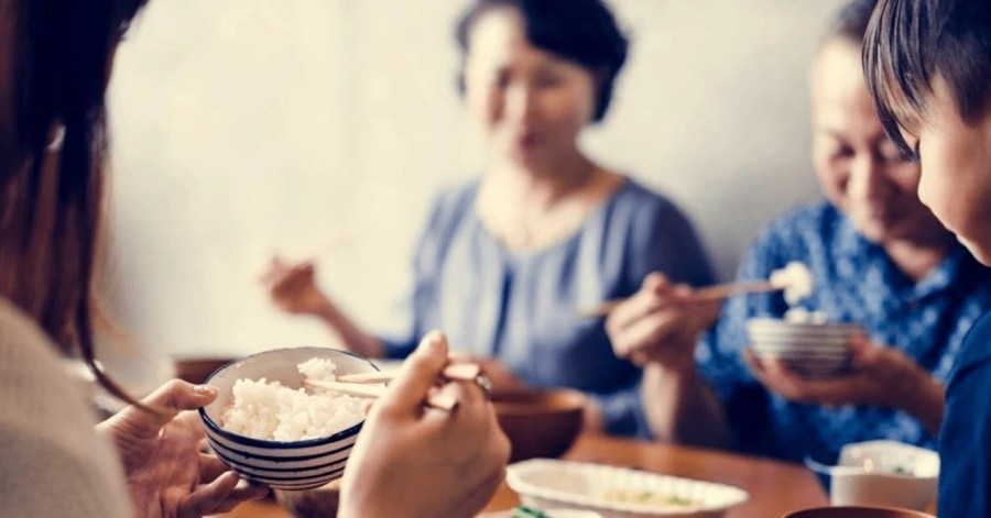 Con dâu cả thay đổi không ngờ khi nghe tin mẹ chồng bán đất ở quê