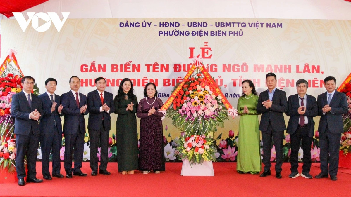 phu nhan tong bi thu to lam du le dat ten duong ngo manh lan tai Dien bien hinh anh 1