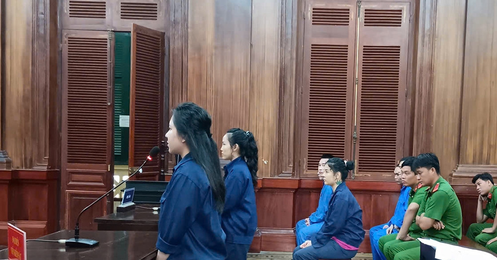 Ghen tuông, vác dao đi tìm tình địch nhưng đâm nhầm người