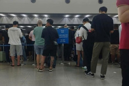 Lỗi hệ thống xuất cảnh, hành khách ùn ứ ở sân bay Tân Sơn Nhất