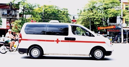 Thu 21 triệu tiền xe cấp cứu chở bệnh nhân đi 2...
