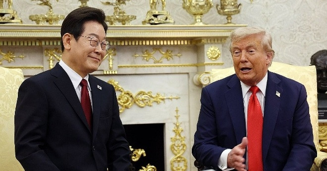 Ông Trump hứa mua tàu, giữ nguyên mức thuế 15% với Hàn Quốc