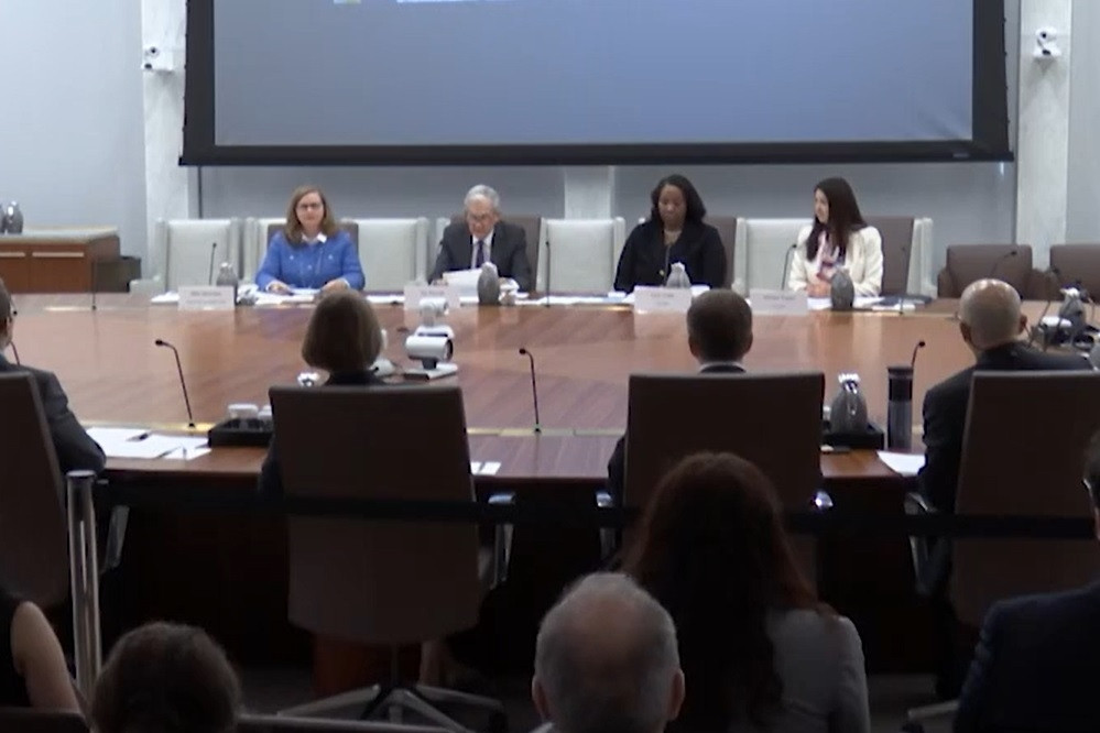 Thống đốc FED 'phản pháo' thông cáo sa thải từ ông Trump