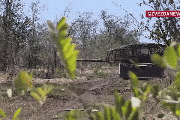 Video xe tăng T-80 Nga bắn phá hàng loạt cứ điểm Ukraine trên tiền tuyến