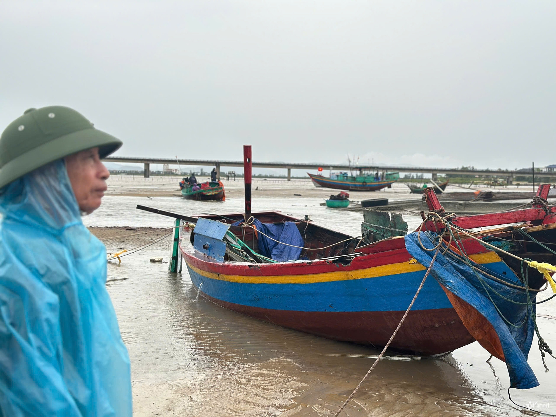 W-Thuyền hư hỏng10.jpg