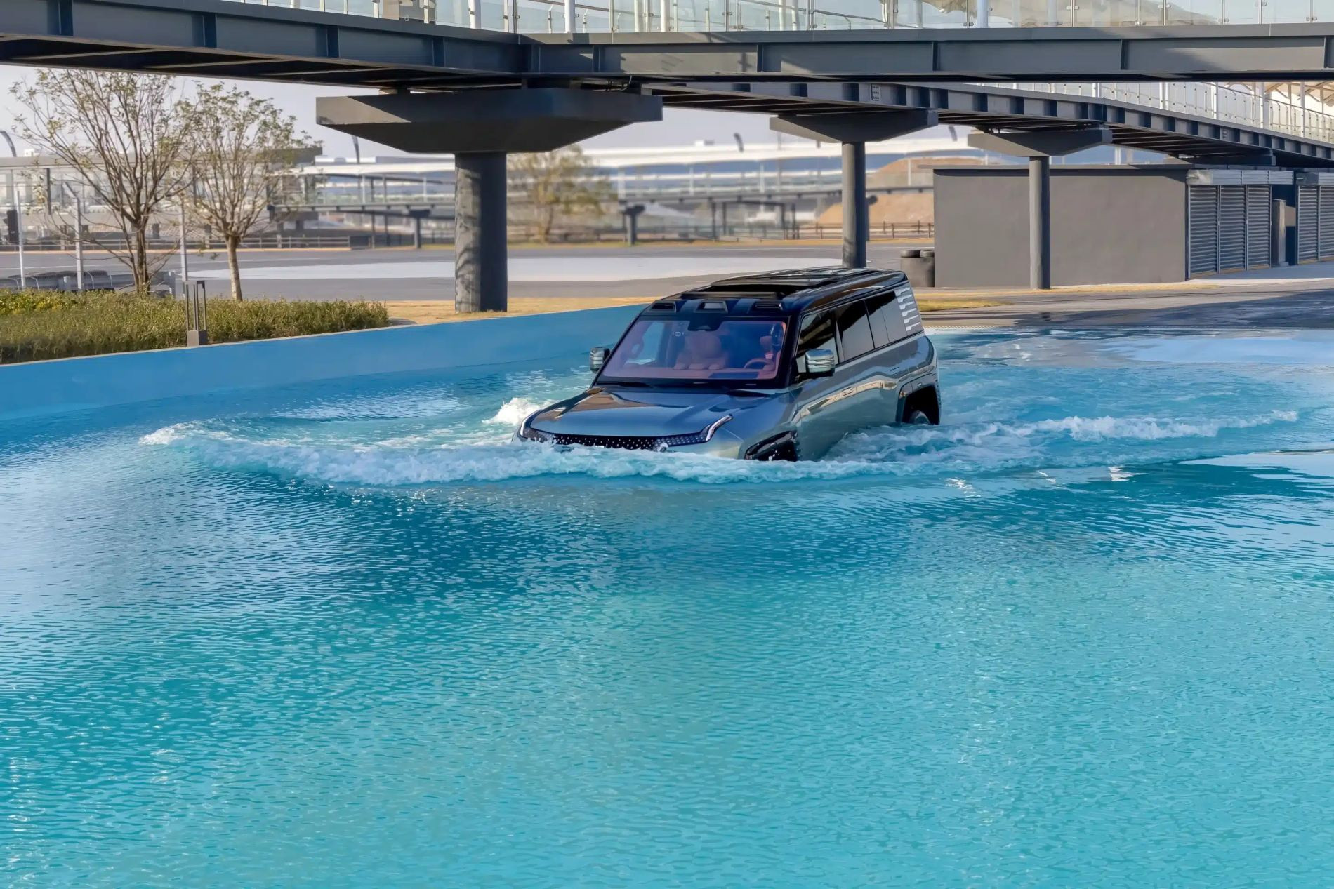 3 YANGWANG U8 Water Crossing scaled.jpg