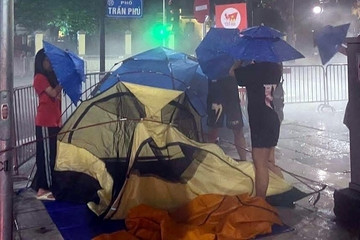 Bản tin trưa 27/8: Lý do nhắc nhở gia đình căng lều chờ xem diễu binh ở Hà Nội