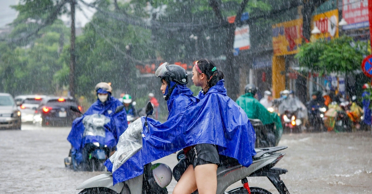 Các điểm úng ngập vẫn còn đến sáng 27/8 ở Hà Nội, người đi đường nên tránh