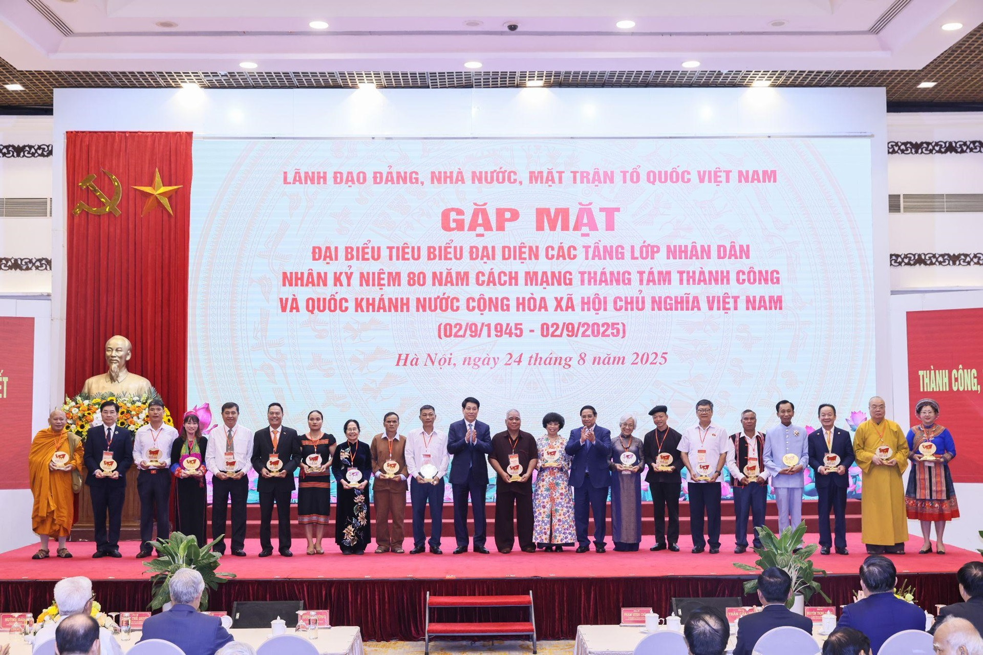 bầu hiển 1.jpg