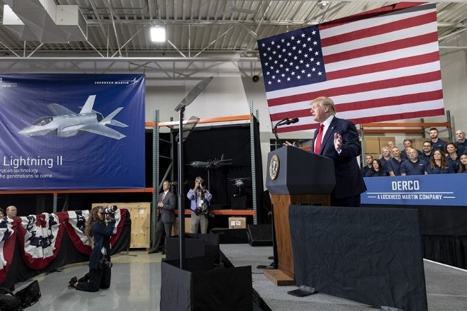 Chính quyền Trump muốn nắm cổ phần của các tập đoàn quân sự Mỹ