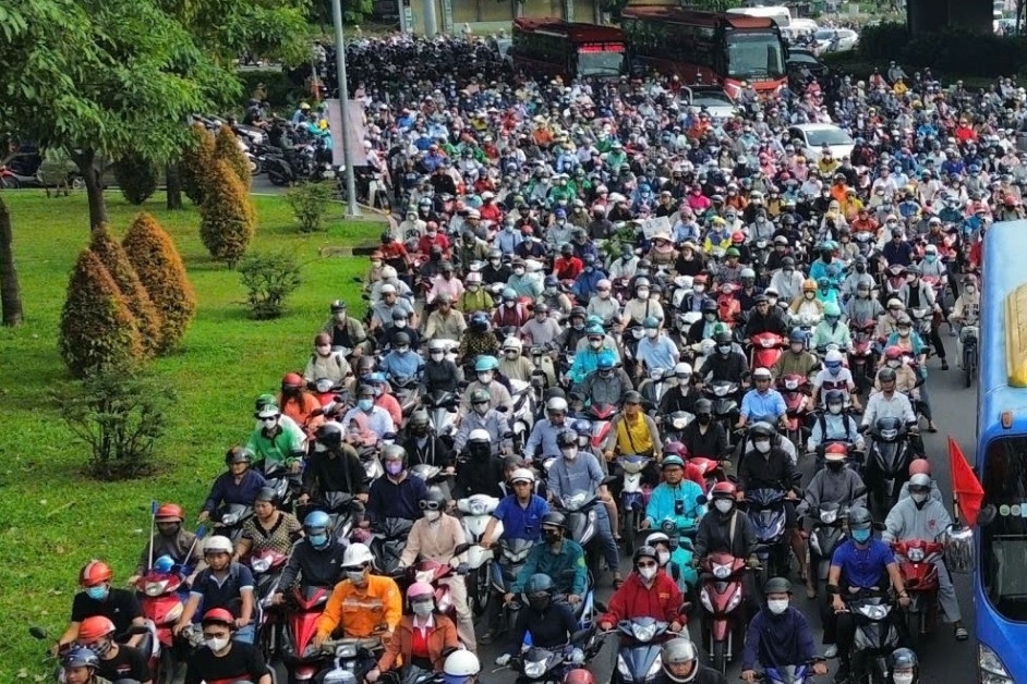 'Cơn ác mộng' buổi sáng của người dân ngay tại cửa ngõ vào trung tâm TPHCM