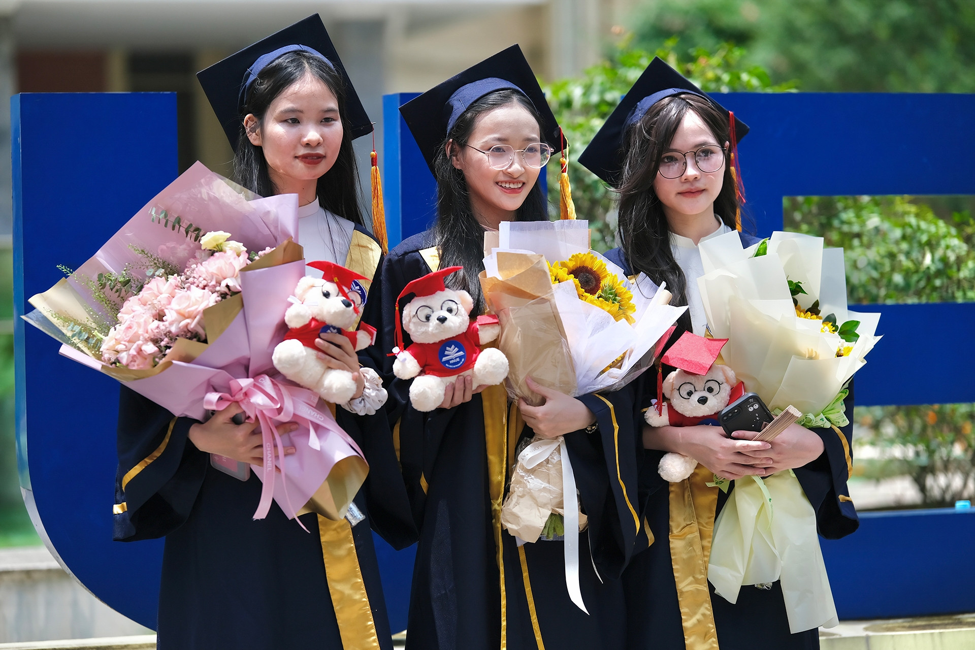 Bộ Chính trị: 1 bộ SGK thống nhất toàn quốc, năm 2030 cung cấp miễn phí cho học sinh