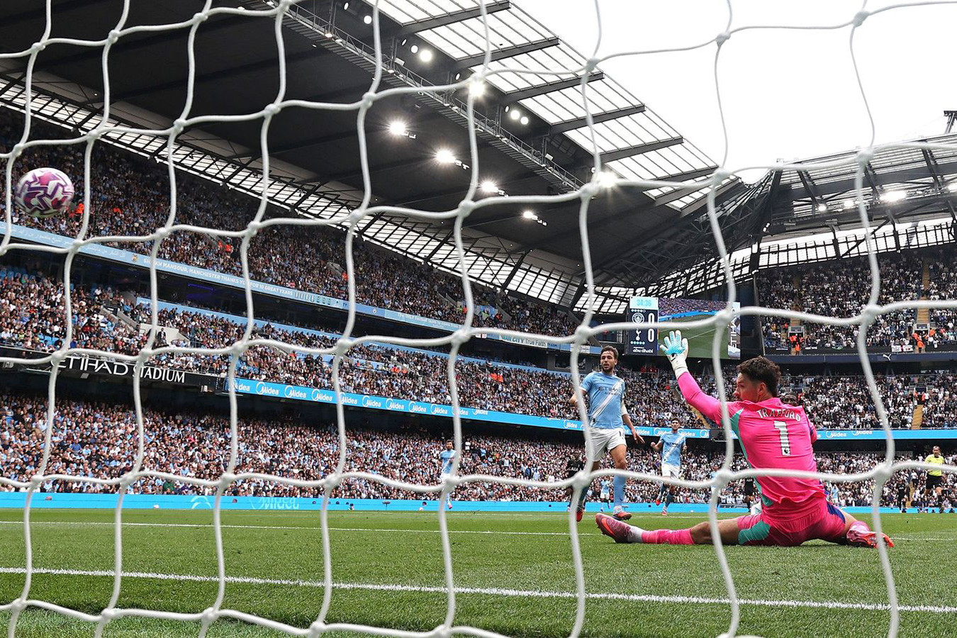 PL - Nico Gonzalez Man City Tottenham.jpg