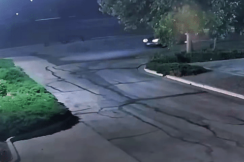 Tài xế trẻ drift bất thành, xe Hyundai nát đầu vì lao thẳng vào cột chắn