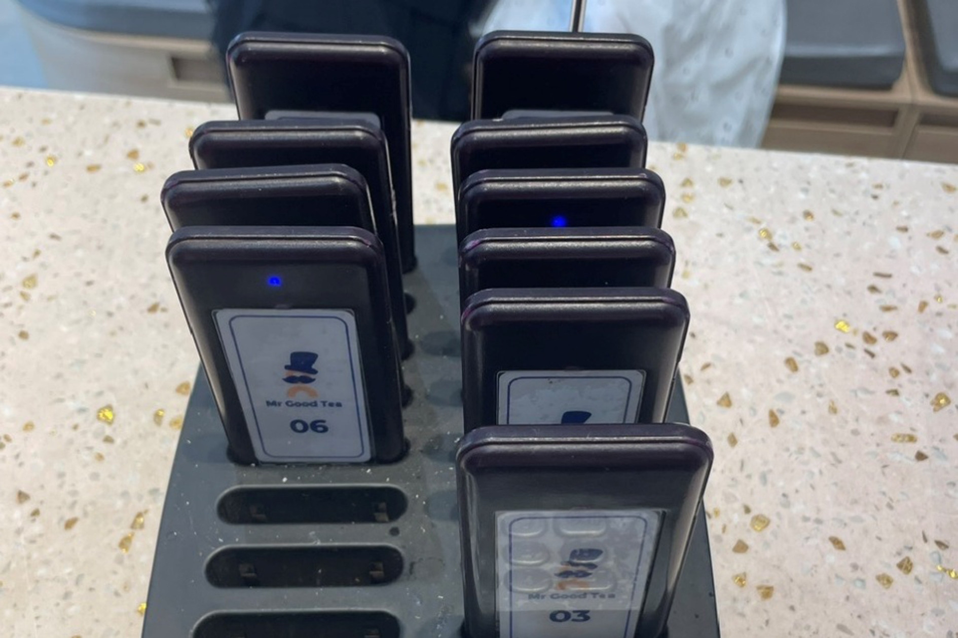 Thiết bị báo rung quán đồ uống gây nhiễu làm tê liệt loạt ô tô, xe máy tại Hải Phòng