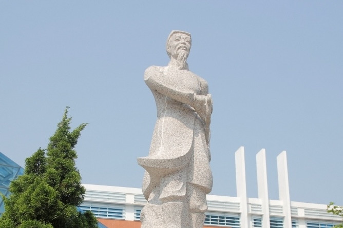 Vị tướng đầu tiên thắng giặc từ phương Tây là ai?