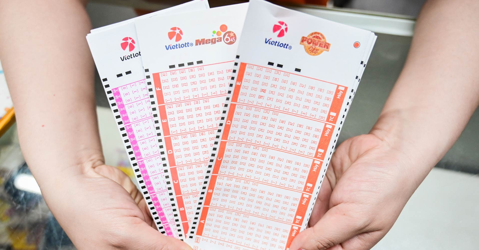 Vietlott tìm thấy vé số trúng độc đắc lên tới hơn 48 tỷ đồng