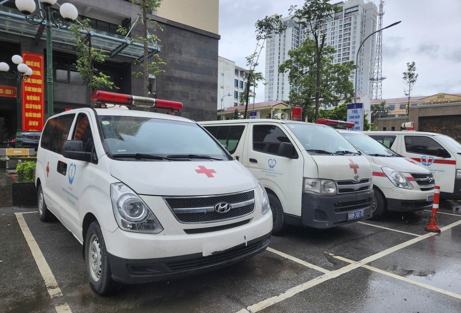 Vụ thu 21 triệu tiền xe cấp cứu, hé lộ người của viện dùng xe riêng chở bệnh nhân