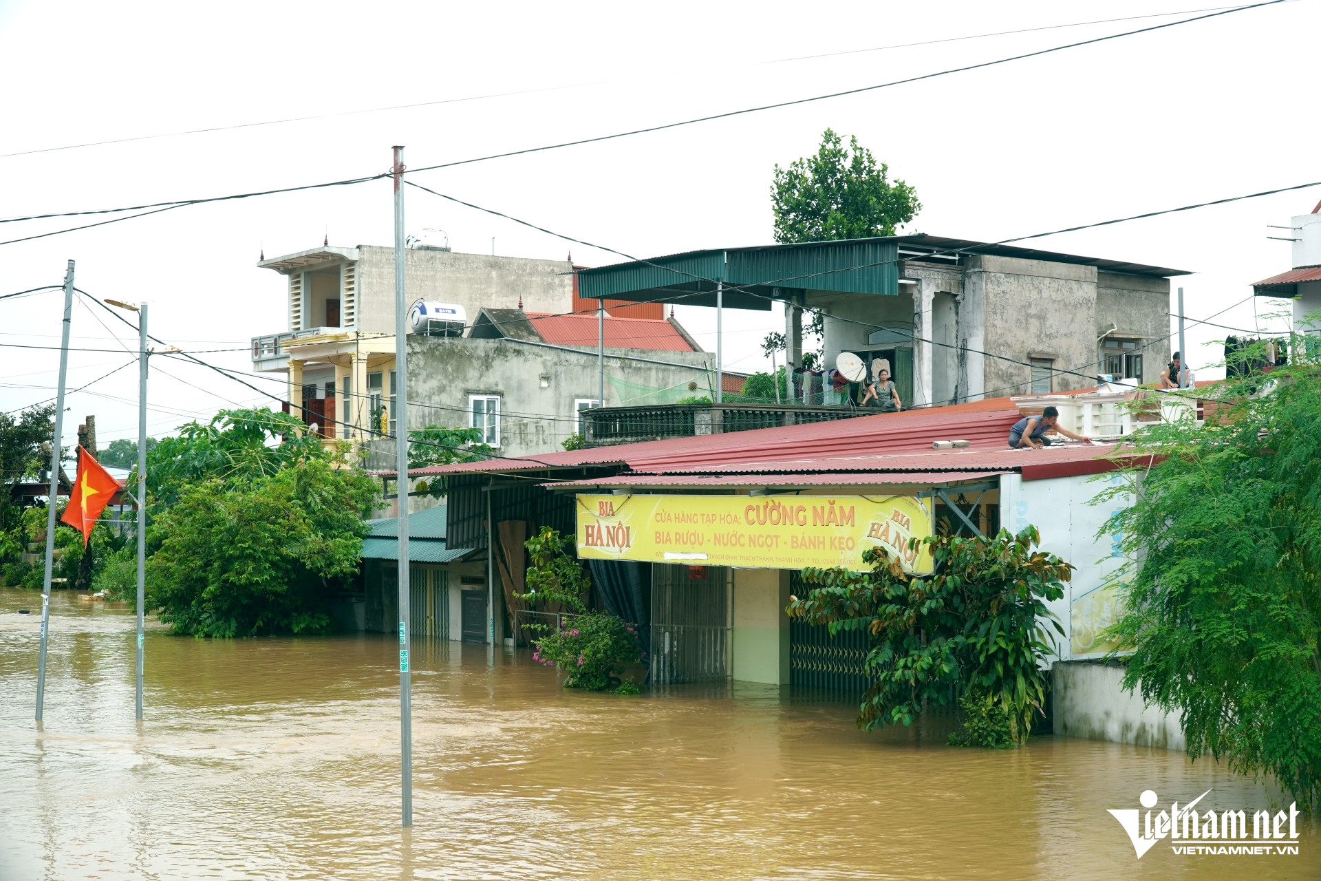 W-a4Tràn đê sông Bưởi ở Thanh Hóa.JPG.jpg
