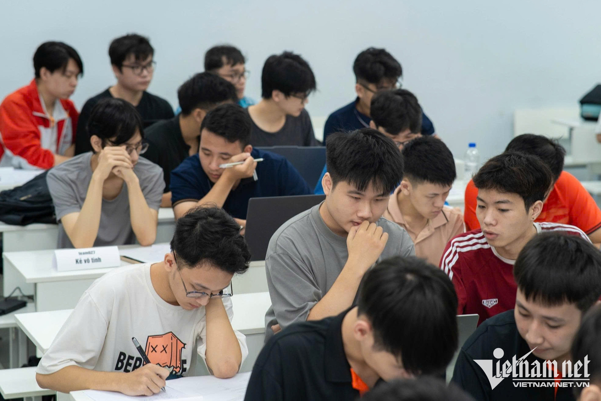 W-dao tao an ninh mang.jpg