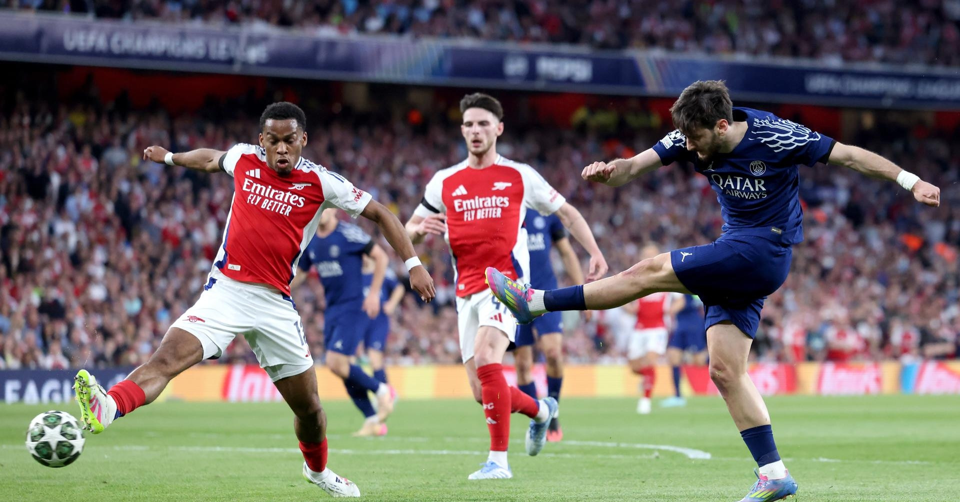 Bốc thăm Cúp C1: Arsenal dễ gặp ‘đường đua tử thần’