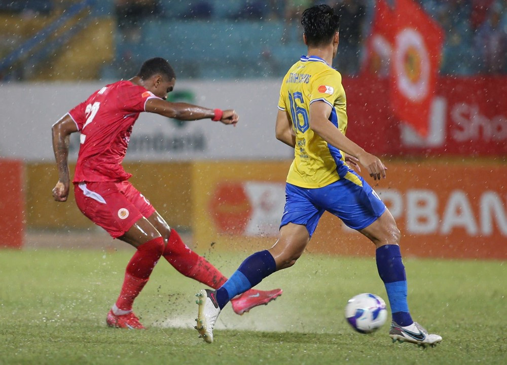 cahn vs ha noi fc 1.jpg