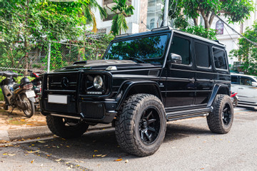 Đi xe sang Mercedes-AMG G 63 giá 4 tỷ, chủ xe tốn tỷ bạc chỉ độ lại vài món đồ