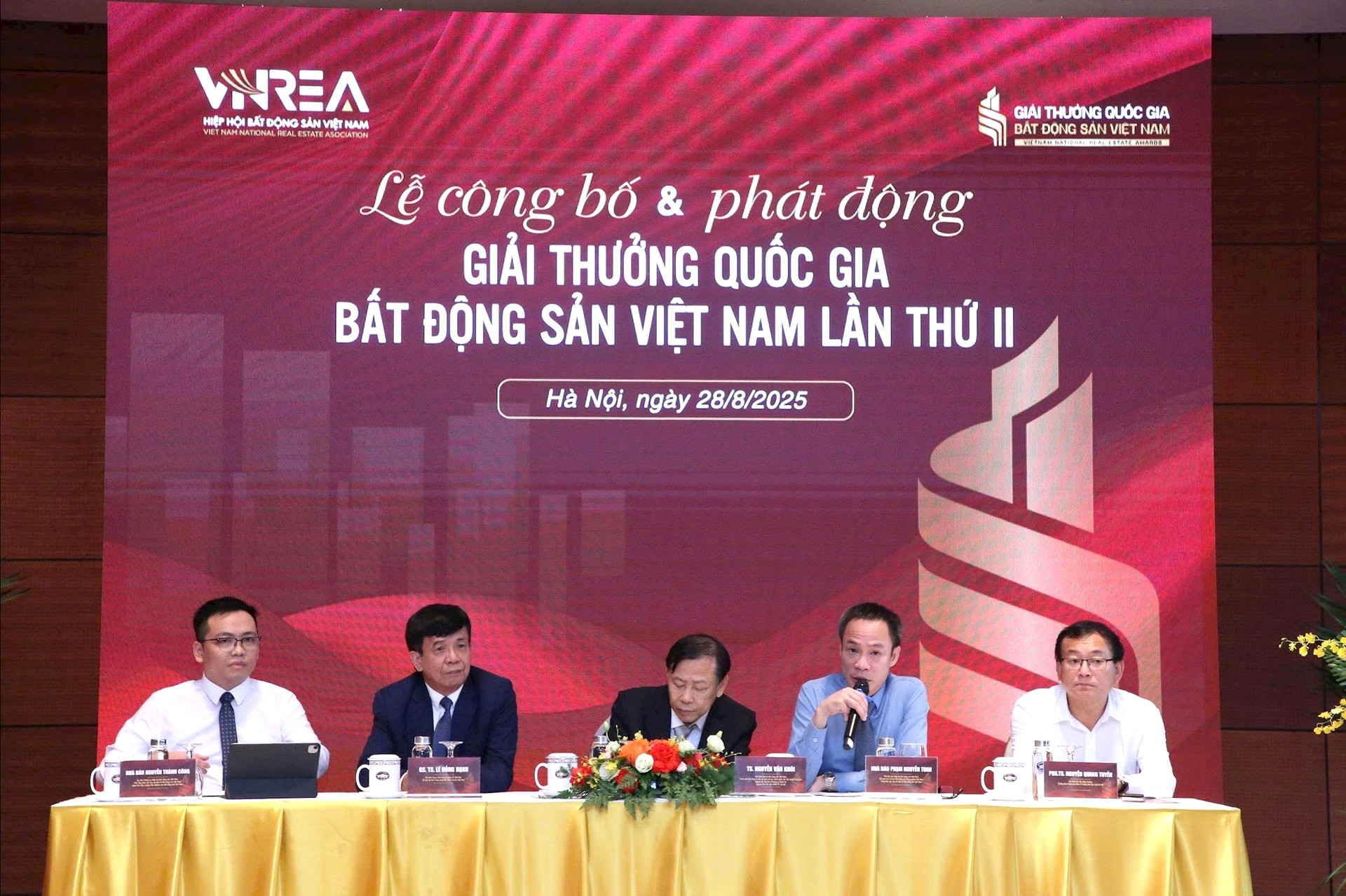 giai bat dong san vietnamnet.jpg