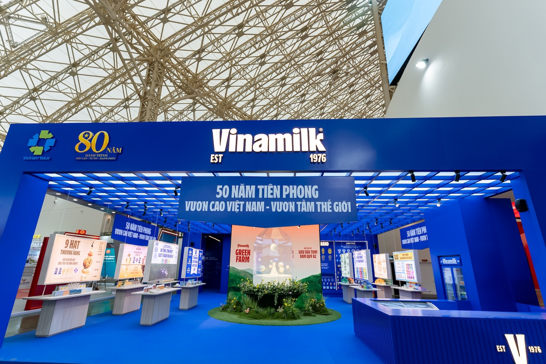 Gian hàng của Vinamilk tạo dấu ấn tại Triển lãm thành tựu đất nước