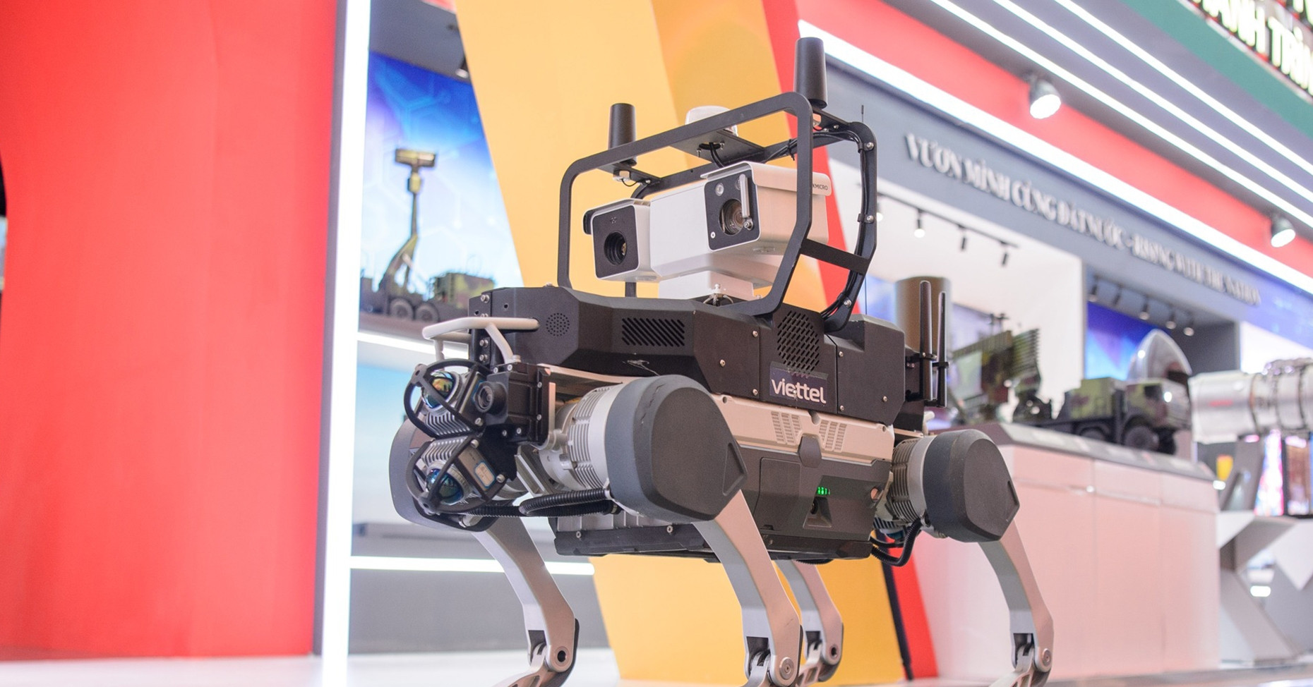 Loạt vũ khí công nghệ cao của Viettel lần đầu ra mắt tại triển lãm thành tựu 80 năm