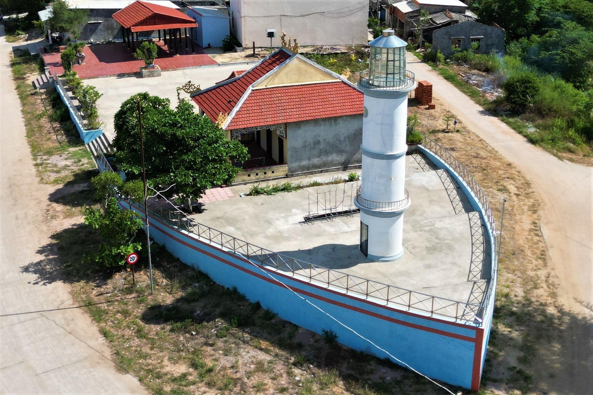 Ngôi miếu mang khát vọng bình yên giữa trùng khơi của dân làng chài nơi cửa biển