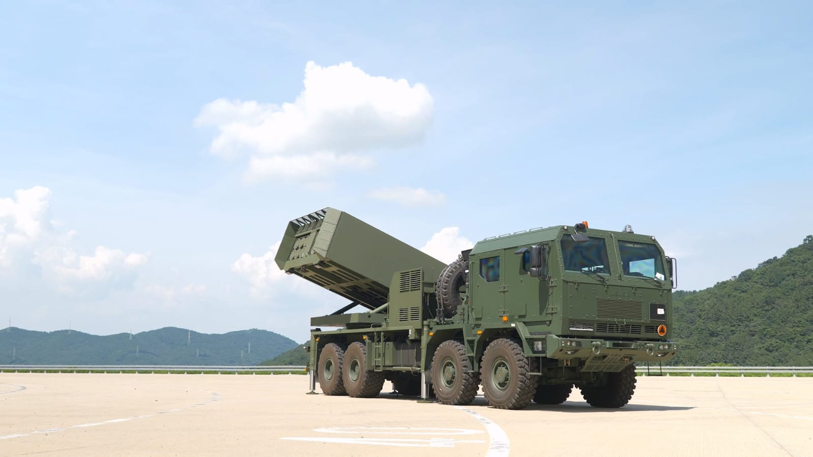 Pháo phản lực K239 Chunmoo Ba Lan.jpg