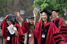 sinh vien Harvard.jpg