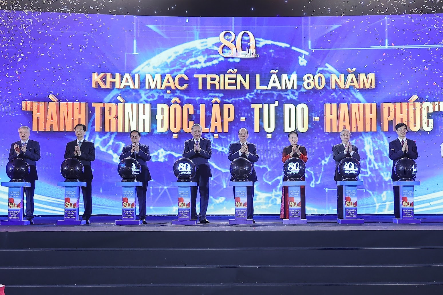 Tổng Bí thư, Thủ tướng dự khai mạc triển lãm 80 năm thành tựu đất nước
