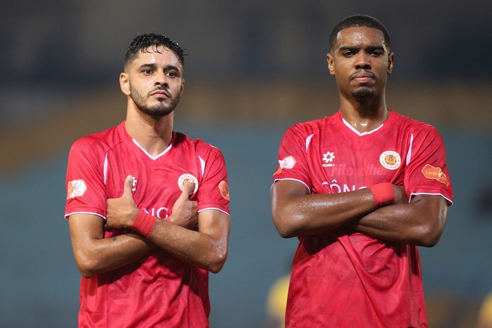 CAHN đánh bại Hà Nội FC sau cơn mưa bàn thắng