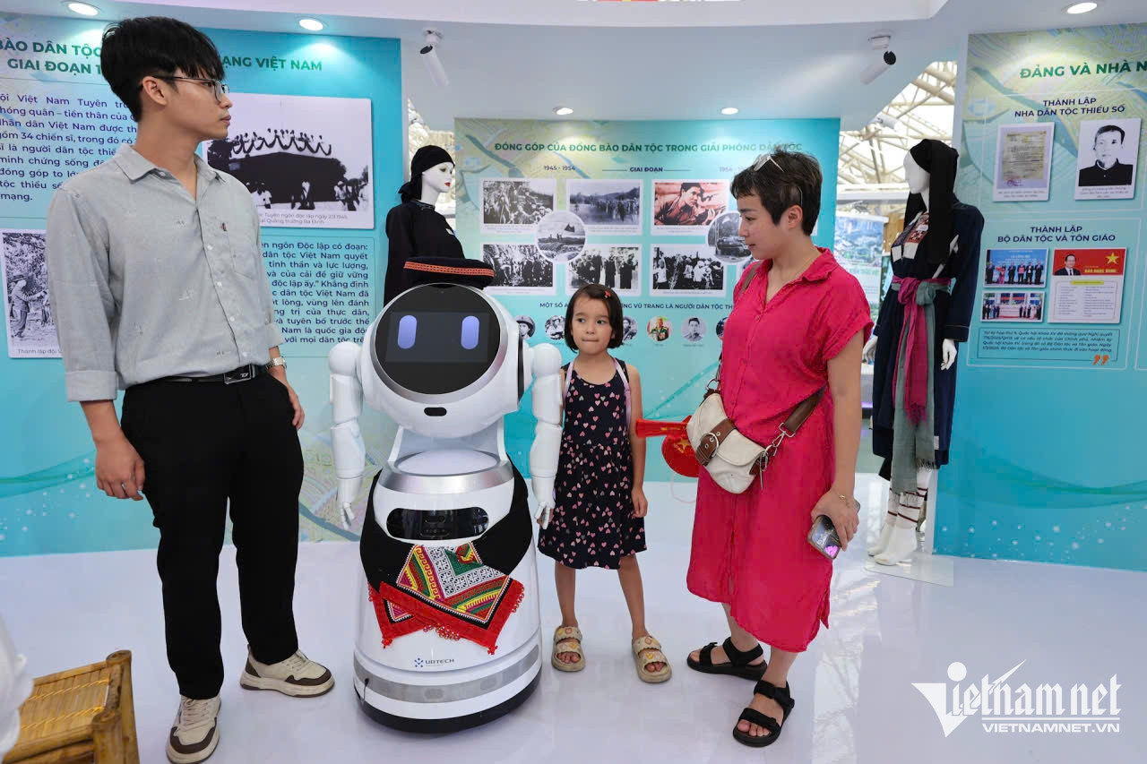 W-Robot 2.jpg