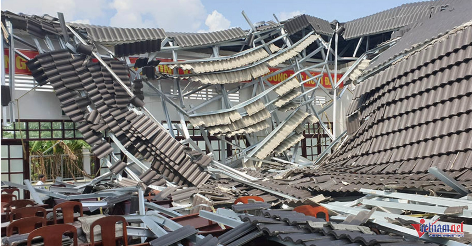 W-sập hội trường.jpg