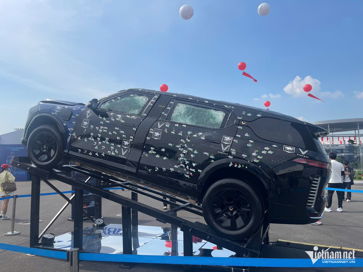 W-VF Lac Hong Chong dan 4.jpg