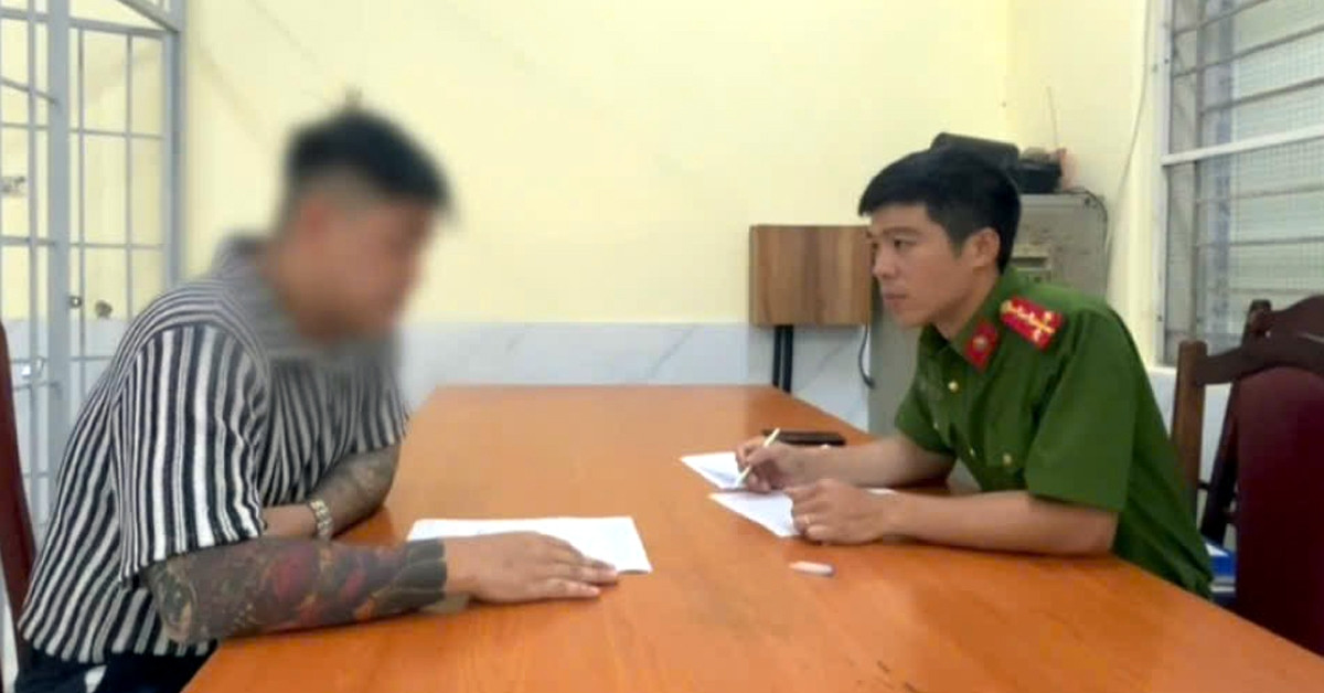 Xử lý nam thanh niên xăm trổ thách thức công an...