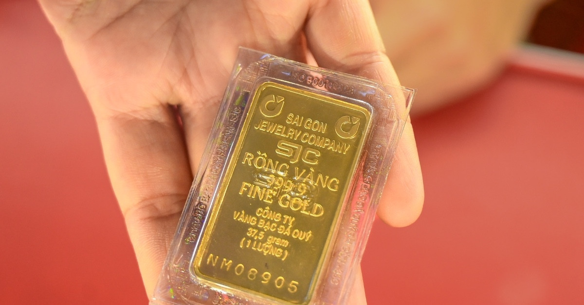 Giá vàng hôm nay 30/8/2025: Thế giới tăng chóng mặt, SJC vút lên đỉnh cao mới