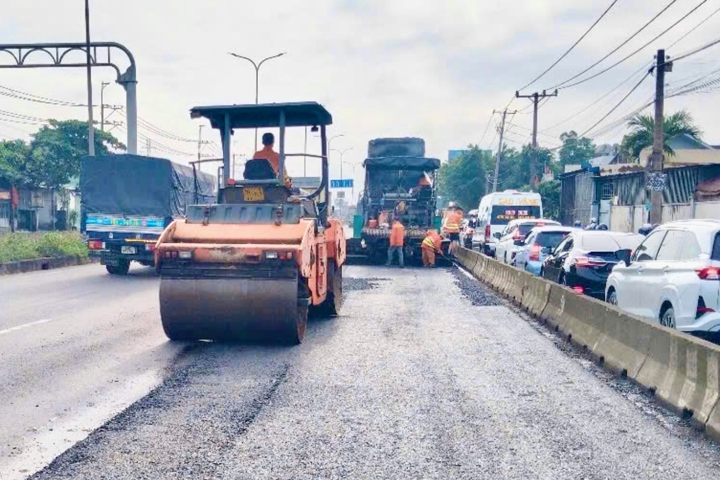 3 ngày thay đổi diện mạo quốc lộ huyết mạch chi chít 'ổ voi'