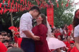 Điều bất ngờ phía sau màn cầu hôn 'nóng' nhất buổi sơ duyệt diễu binh 2/9