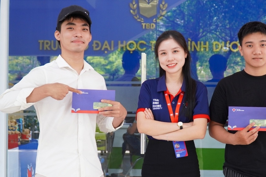 Trường đại học ở TPHCM tặng mỗi sinh viên 100.000 đồng dịp Quốc khánh 2/9