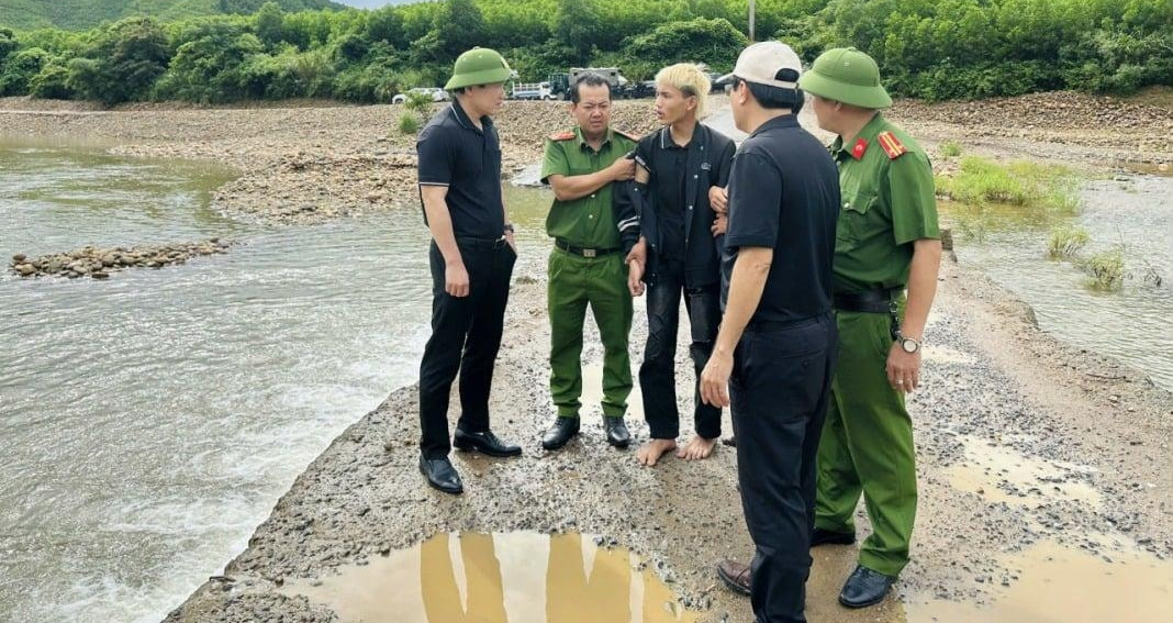 Bắt tạm giam kẻ nổ súng bắn chết người lạ rồi về nhà ngủ