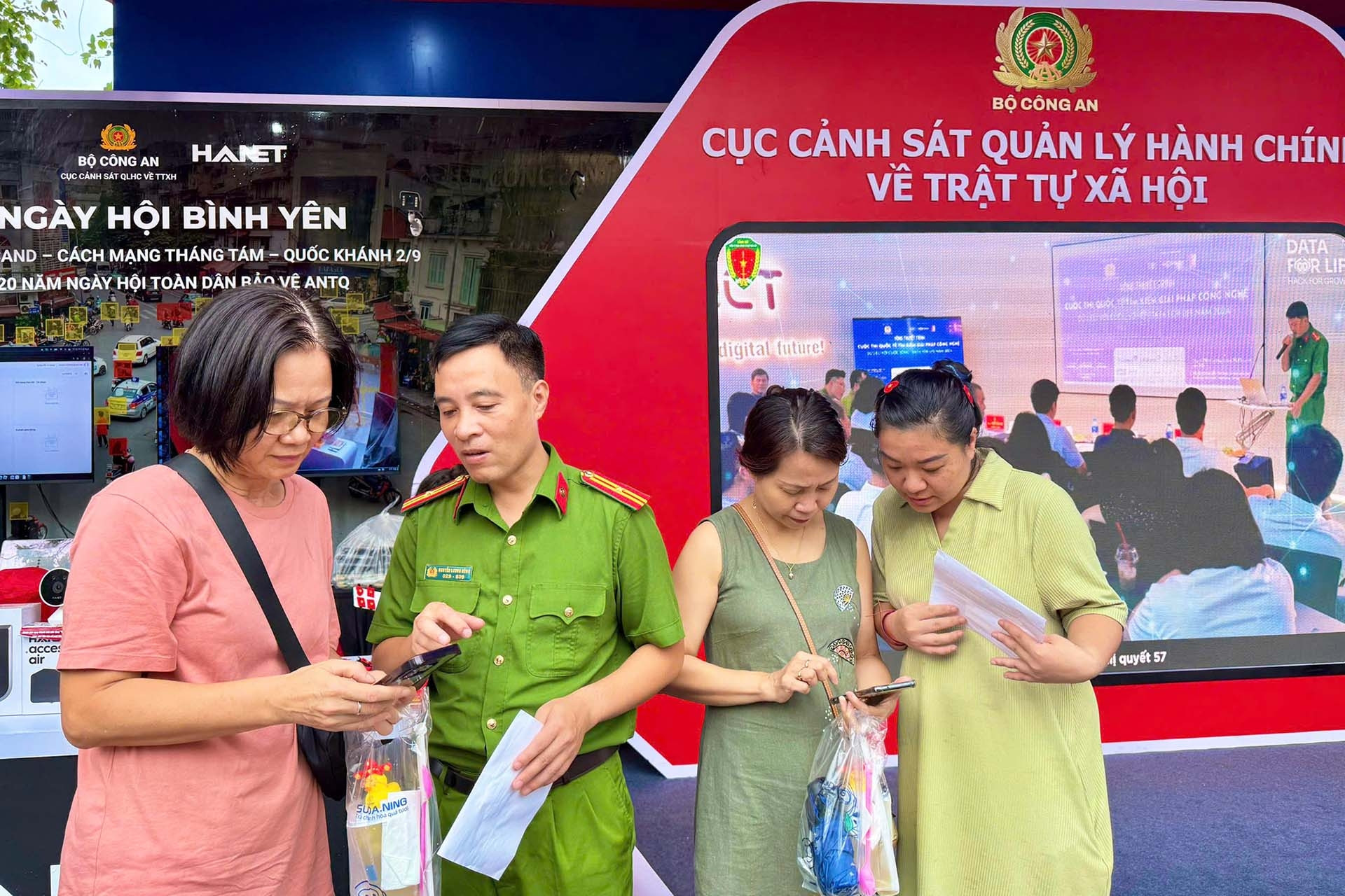 Cục Cảnh sát QLHC về trật tự xã hội hướng dẫn tích hợp tài khoản an sinh tại VNeID