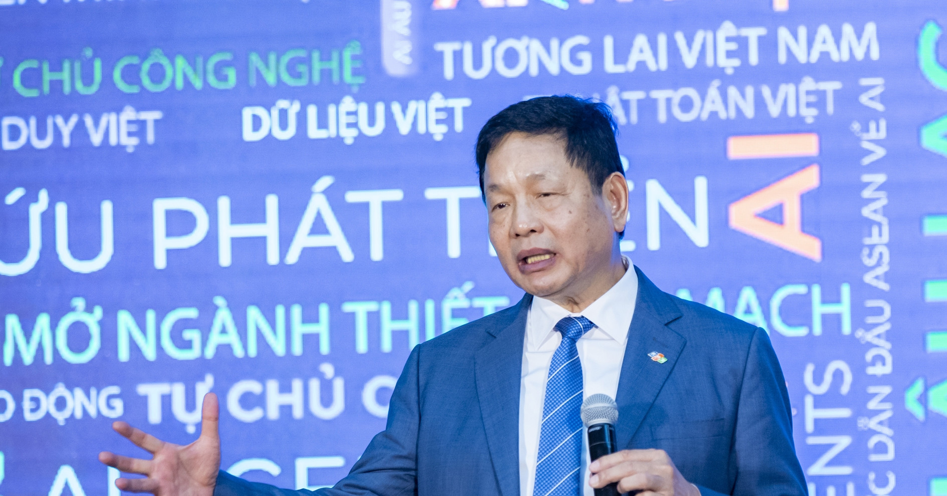 FPT thưởng 1 triệu USD cho cá nhân, tổ chức đóng góp thành tựu AI của đất nước